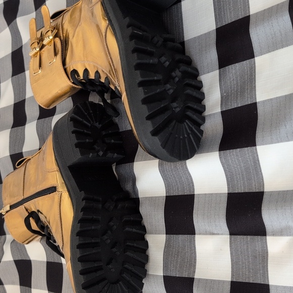 DKNY Gold highrise Boots size 10 - Picture 8 of 11